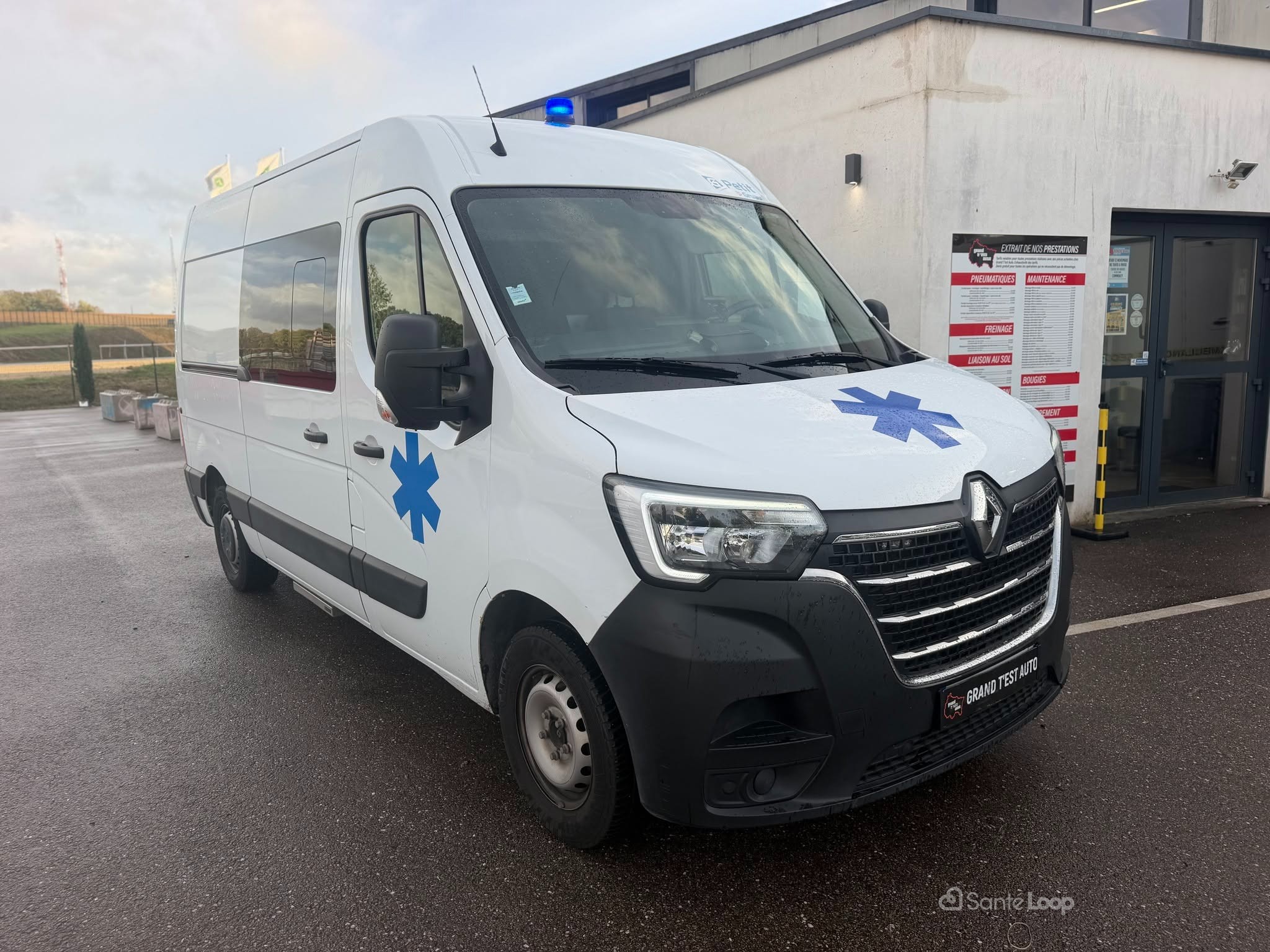 Renault Master L2H2 Ambulance PETIT Type B EN1789